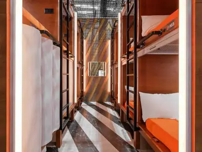 Corredor iluminación LED hotel GettSleep Terminal B Sheremetyevo