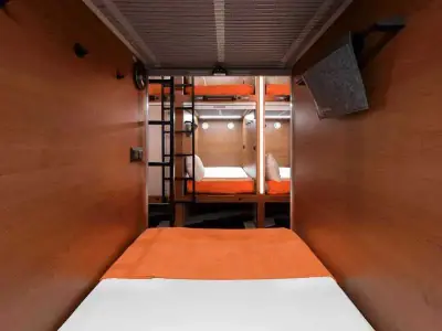 Interior cápsula Single inferior ropa cama blanca GettSleep Terminal B