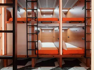 Interior cápsula Single inferior con persiana cerrada GettSleep Terminal B