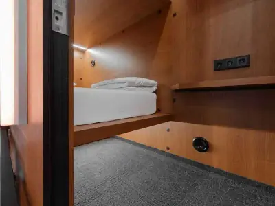 Detalles comodidades minihabitación Yin-Yang inferior GettSleep Terminal B