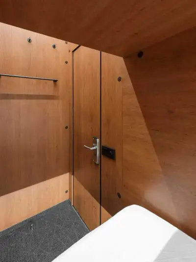 Primer plano cama minihabitación Yin-Yang inferior GettSleep Terminal B