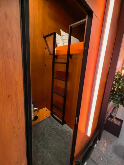 Interior completo minihabitación Yin-Yang superior GettSleep Terminal B