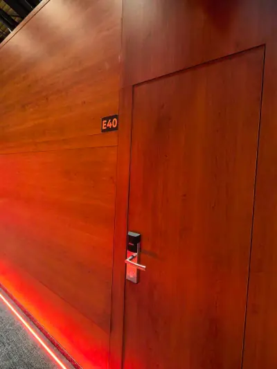 Zona cabecero cápsula superior Yin-Yang GettSleep tira LED luz lectura redonda Terminal C