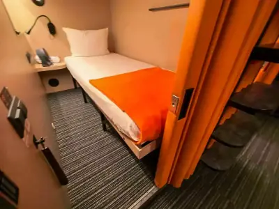 Cabecera interior cápsula Comfort inferior GettSleep Terminal B salidas