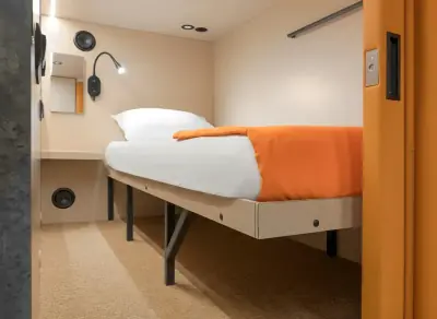 Vista gran angular interior cápsula Comfort inferior GettSleep Terminal B