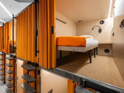 GettSleepコンフォート上段カプセル はしご入口 ターミナルB出発 シェレメーチエヴォ