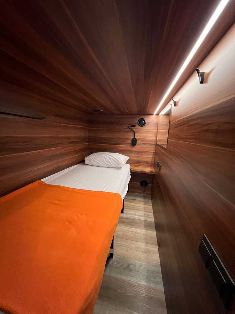 Gallery image - 2083